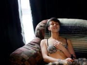 Teen smokes and plays 14/16