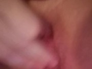 Snowbunny makes pussy cum and squirt 7/16