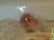 FootWorship & HandJob In The Hot Tub 5/16