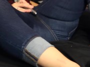 Sexy Girl with a Fat Ass Cums in Her Tight Jeans 3/16