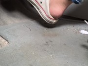 Pedal pumping with sneakers and barefoot 3/16