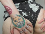 SEXY TATTOOED CHICK W/ FAT ASS IN GIVES JERK OFF INSTRUCTIONS JOI 10/16