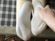 Hot teenage girl make me sockjob and I cum on her socks - Pornozwierz 1/16