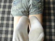 Hot teenage girl make me sockjob and I cum on her socks - Pornozwierz 2/16