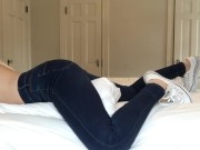 PILLOW HUMPING IN HER TIGHT JEANS 5/16