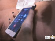 Mein Mann ruft an, während ich das Sperma vom Nachbarn schlucke. 4/16