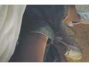 Putita argentina me manosea en la cocina