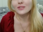 Сексуальная девушка в бордовой одежде, без трусиков, жутко возбужденная 1/16