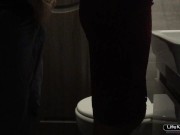 Секс в туалете на вечеринке - Sex in the toilet night club 3/16