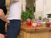 Ich habe ihn in der Küche verführt - Leidenschaftlicher Rimjob und Blowjob 2/16
