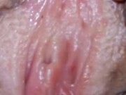 Киска и клитор очень крупным планом, мельчайшие подробности 13/16