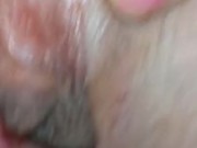 Киска и клитор очень крупным планом, мельчайшие подробности 4/16