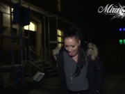 geile Nachbarin hilft im Treppenhaus beim abspritzen! hübsche Spermafresse 16/16