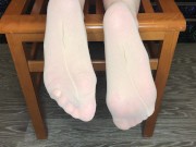 Студентка в носках показывает стопы и доминирует 11/16