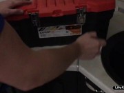 Жена изменяет мужу с сантехником 1/16