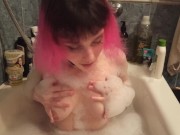 розовыми волосами трахается в душе 1/16