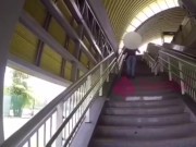 Sra. Feet safada se exibindo no metrô e na rua 1/16