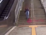 Sra. Feet safada se exibindo no metrô e na rua 14/16