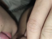 Vrai amateur Il lèche ma chatte toute rasée et joue avec mon gros clitoris! 1/16