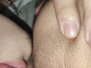 Vrai amateur Il lèche ma chatte toute rasée et joue avec mon gros clitoris! 2/16