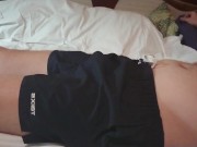 сводная сестра делает массаж члена и слизывает сперму 1/16