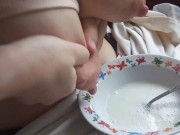 Доение сисек.Брызги молока. .Лактация 13/16