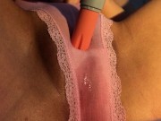 パンティまでびしょびしょになるまで濡れたまんこと勃起したクリトリスをいじめてオナニー 3/16