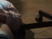 Moglie italiana al lavoro si fa sborrare ovunque da un collega e dal marito 6/16