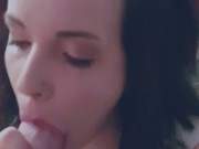 Elle me rejoint pour me tailler une pipe après les cours et prendre sa faci 13/16