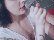 Elle me rejoint pour me tailler une pipe après les cours et prendre sa faci 7/16