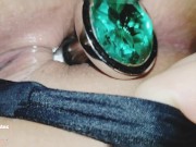 Le pongo el plug mientras mira Netflix 7/16