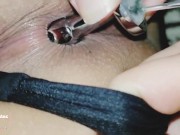 Le pongo el plug mientras mira Netflix 9/16