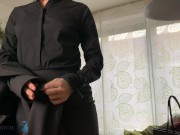 persönliche assistentin handjob in highheels mit süßen hüpfenden titten 1/16