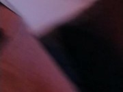 Je me masturbe le clitoris à côté de mon beau-père ! 10/16