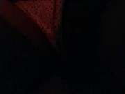 Je me masturbe le clitoris à côté de mon beau-père ! 9/16