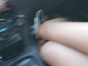 Mi cita de Tinder me chupa la pija mientras voy manejando 2/16