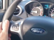 Mi cita de Tinder me chupa la pija mientras voy manejando 5/16