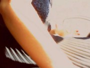 La matrigna italiana si masturba in macchina mentre porta il figliastro a scuola 16/16