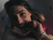 Красотка сосет член босса в джакузи 15/16