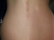 сводный брат и сводная сестра принимают ванну 5/16