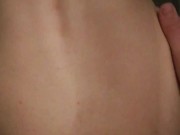 сводный брат и сводная сестра принимают ванну 6/16