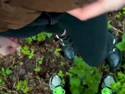 Юная студентка на первом свидании наполняет рот спермой незнакомца в парке! 2/16