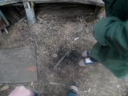 МАМКА ДРУГА С БОЛЬШОЙ ЗАДНИЦЕЙ ПИСАЕТ И ДЕЛАЕТ МИНЕТ  НА ПРИРОДЕ 5/16