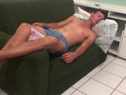 Putinha não fica sem pau, acordei o safado pra foder e dar leitinho 1/16