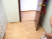 Acaba en la cocina mientras le comen el coño 15/16