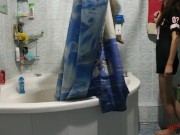 Домашнее порно. Сводный брат застукал подглядывающую сестру 2/16