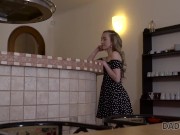 Daddy4k. Skinny Peach Parle Russe Au Père De Devant Son Copain 1/16