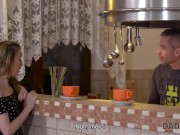 Daddy4k. Skinny Peach Parle Russe Au Père De Devant Son Copain 2/16