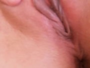 Me corro solita y meto el dedo en el culo 13/16