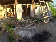 Доминирую над мужем в заброшенном бассейне 1/16